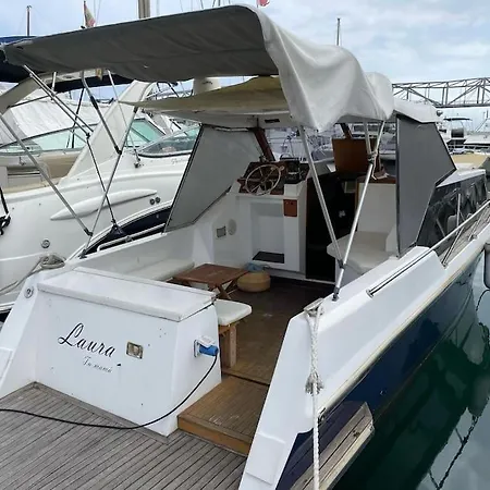 Barco Acogedor - Cosy Boat - Botel *
