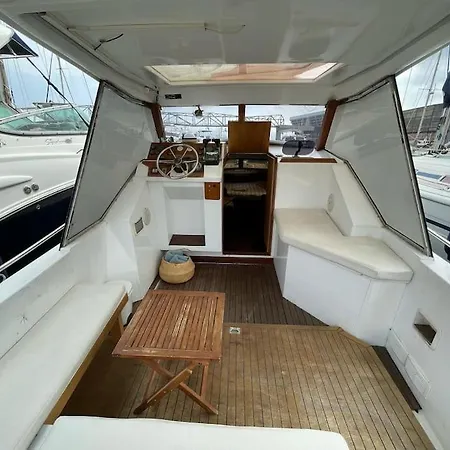 Barco Acogedor - Cosy Boat - Botel Barcelona