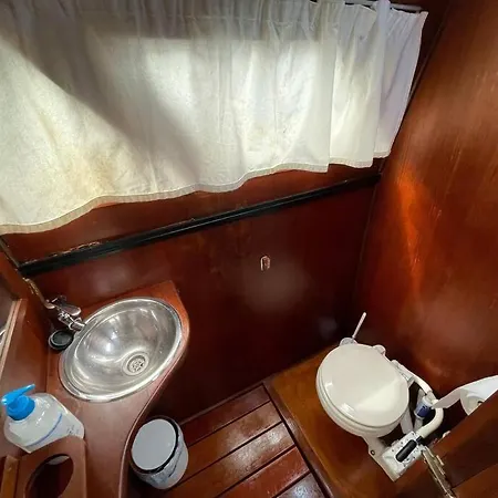 Barco Acogedor - Cosy Boat - *